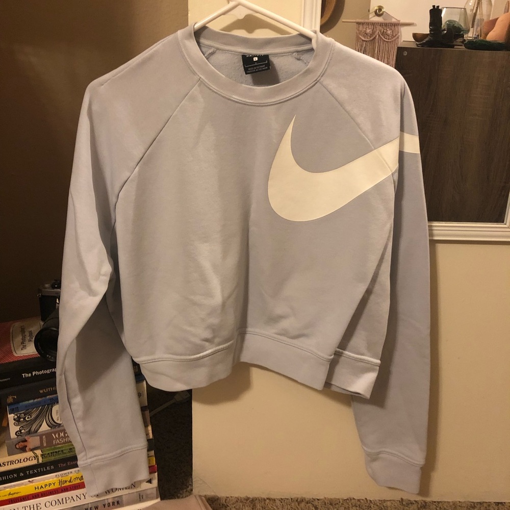 Light blue Nike cropped pullover!